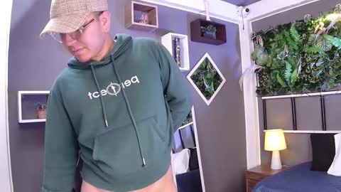 Snapshot of alex__montesco chatting on 5, 3, 2025 Alex online show from 5, 3, 2025