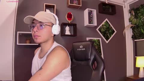 Snapshot of alex__montesco chatting on 10, 3, 2025 Alex online show from 10, 3, 2025