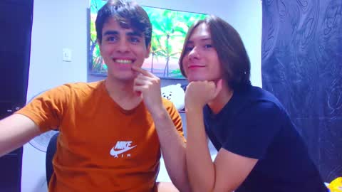 Snapshot of alex_and_fabian chatting on 18, 12, 2025 sneider online show from 18, 12, 2025