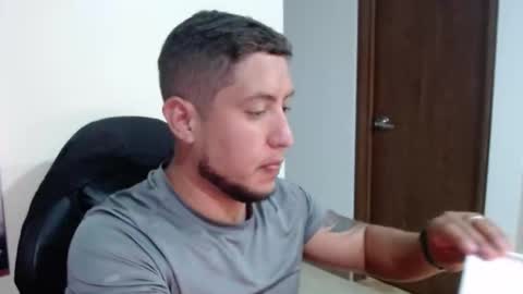 Snapshot of alex_colombia_b chatting on 20, 5, 2026 alex online show from 20, 5, 2026