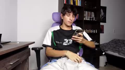 Snapshot of alex_connorr chatting on 2, 11, 2025 alex_connorr online show from 2, 11, 2025