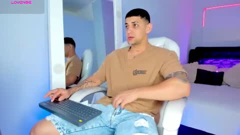 Snapshot of alex_cute77 chatting on 18, 7, 2026 alex online show from 18, 7, 2026