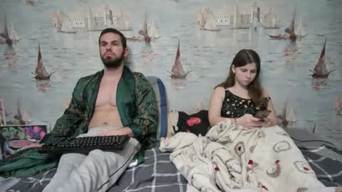 Alex and Sarah online show from 26, 10, 2025