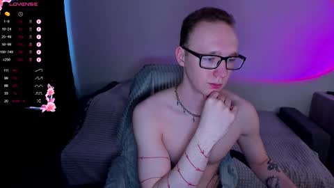 Snapshot of alex_silent chatting on 8, 11, 2025 alex_silent online show from 8, 11, 2025