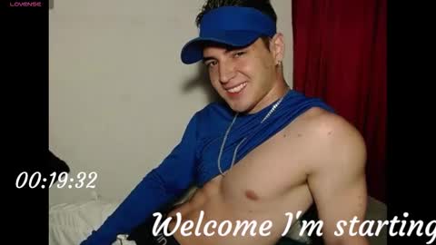 Snapshot of alex_smith0 chatting on 28, 9, 2025 online show from 28, 9, 2025