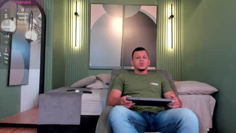 Snapshot of alex_tower chatting on 15, 2, 2025 Alex Towers online show from 15, 2, 2025