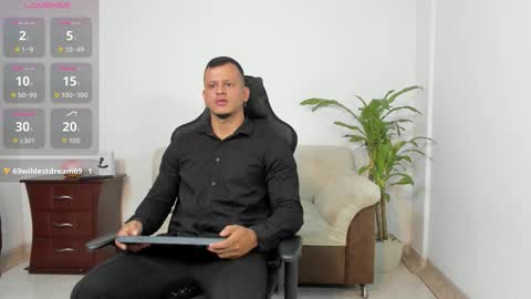 Snapshot of alex_tower chatting on 2, 11, 2025 Alex Towers online show from 2, 11, 2025