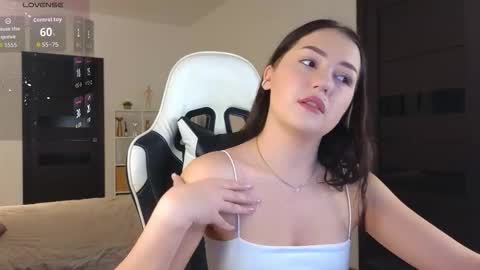 Snapshot of alexa_2007 chatting on 3, 11, 2025 Alexa dont forget to thumbs up me online show from 3, 11, 2025