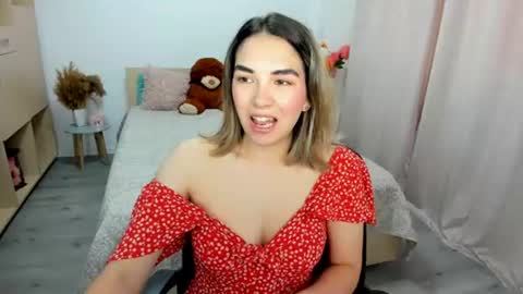 Snapshot of alexa_dolly chatting on 18, 6, 2026 Alexa online show from 18, 6, 2026