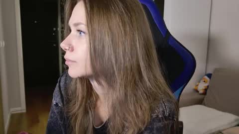Snapshot of alexa_feels chatting on 24, 5, 2026 Little Duck homie online show from 24, 5, 2026