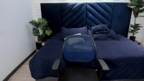 alexa_vandercloude online show from 10, 2, 2025
