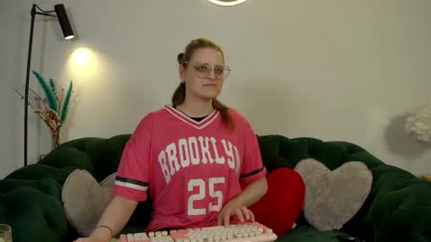 AlexaAvery online show from 16, 5, 2026