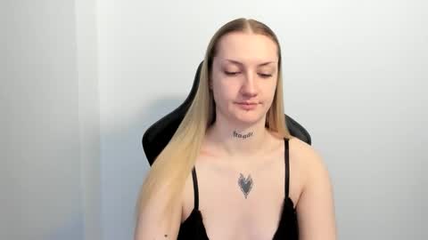 Snapshot of alexafragile chatting on 5, 5, 2026 Alexa online show from 5, 5, 2026
