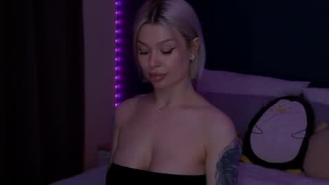 Snapshot of alexamason chatting on 15, 5, 2026 Alexa Mason online show from 15, 5, 2026