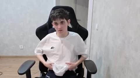 Snapshot of alexander_18_xxl chatting on 4, 4, 2026 Alexander online show from 4, 4, 2026