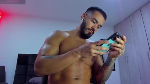 Onlyfansalexmartinezwb  Instagram alexwbmartinez  Twitter martinezcb937 online show from 28, 2, 2025