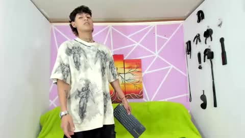 chicos hot online show from 24, 1, 2025