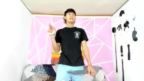 chicos hot online show from 26, 1, 2025