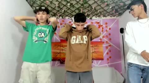 chicos hot online show from 13, 2, 2025