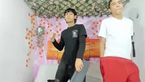 chicos hot online show from 25, 2, 2025