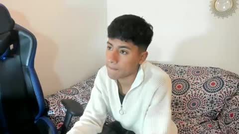 chicos hot online show from 10, 9, 2025