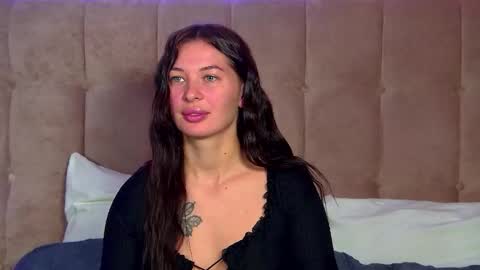 AlexandraBloom online show from 6, 10, 2025