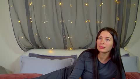 AlexandraBloom online show from 12, 11, 2025