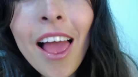 alexandrasaen online show from 25, 2, 2025