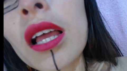 alexandrasaen online show from 3, 11, 2025