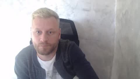 Snapshot of alexboy2022 chatting on 16, 12, 2025 onlyfans..alexyno2022 online show from 16, 12, 2025