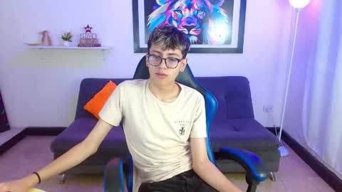 Snapshot of alexcum_18 chatting on 22, 4, 2026 alex online show from 22, 4, 2026