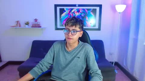Snapshot of alexcum_18 chatting on 13, 5, 2026 alex online show from 13, 5, 2026