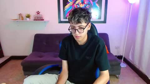 Snapshot of alexcum_18 chatting on 26, 5, 2026 alex online show from 26, 5, 2026