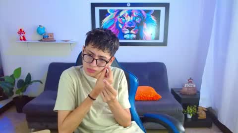 Snapshot of alexcum_18 chatting on 25, 6, 2026 alex online show from 25, 6, 2026
