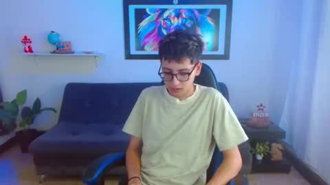Snapshot of alexcum_18 chatting on 27, 6, 2026 alex online show from 27, 6, 2026