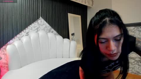 Alexiaa  Online 1430 to 2100 GMT-5 online show from 9, 1, 2025