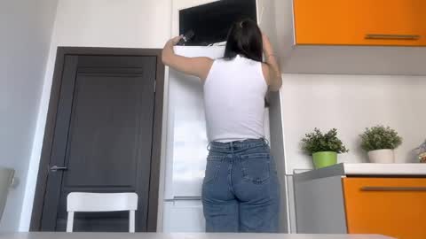 Emila online show from 11, 4, 2026