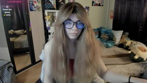 alexiamaiex online show from 13, 4, 2026