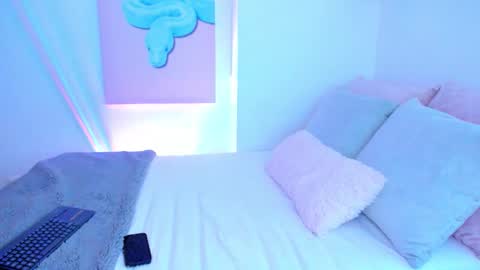 Snapshot of alexis_rosses chatting on 12, 11, 2025 Alexiis 3 online show from 12, 11, 2025