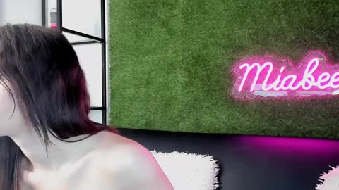 alexisbanx online show from 6, 12, 2024