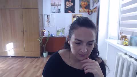 Snapshot of alexismillers chatting on 14, 11, 2025 AlexisMillers online show from 14, 11, 2025