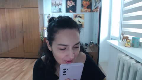 Snapshot of alexismillers chatting on 17, 12, 2025 AlexisMillers online show from 17, 12, 2025