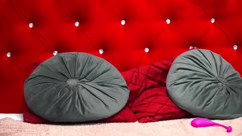 Alexis Texas online show from 5, 3, 2025