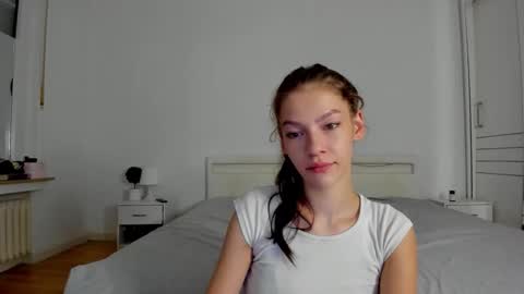 Snapshot of alexisyourdream chatting on 12, 9, 2025 Alex online show from 12, 9, 2025