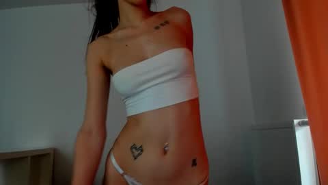 Snapshot of alexisyourdream chatting on 19, 11, 2025 Alex online show from 19, 11, 2025