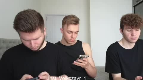 Snapshot of alexxx_d chatting on 3, 5, 2026 AlexDimaIgor online show from 3, 5, 2026