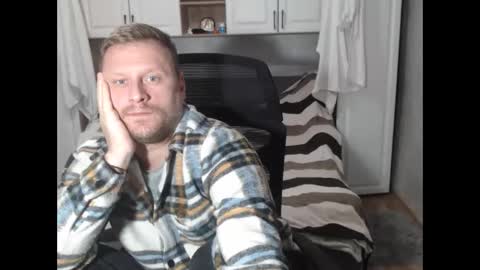 Snapshot of alexyno2020 chatting on 28, 11, 2025 alexyno2022 ONLYFANS online show from 28, 11, 2025