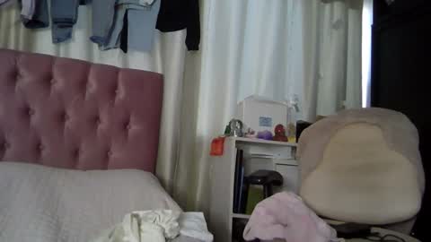 Snapshot of alia054 chatting on 3, 12, 2024 Alia online show from 3, 12, 2024