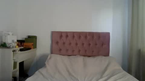 Snapshot of alia054 chatting on 6, 2, 2025 Alia online show from 6, 2, 2025