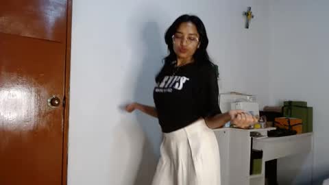 Snapshot of alia054 chatting on 26, 9, 2025 Alia online show from 26, 9, 2025